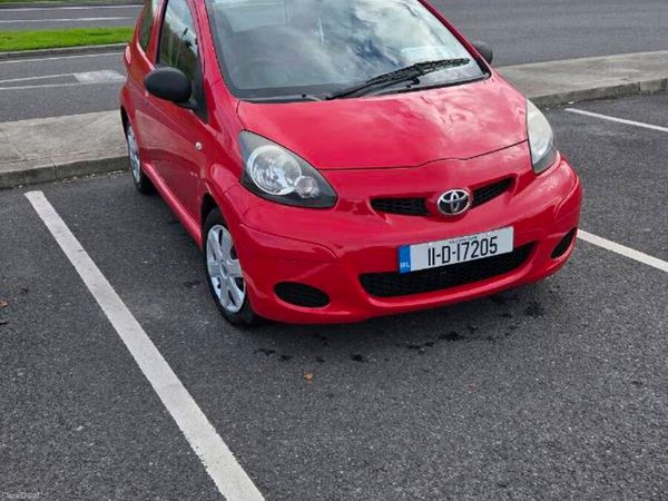 Toyota Aygo Hatchback, Petrol, 2011, Red