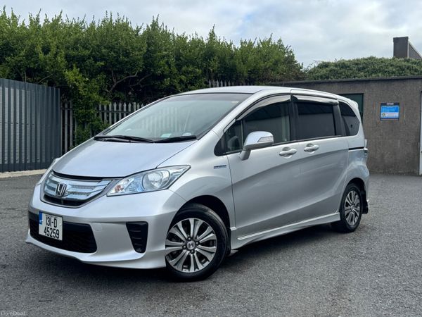 Honda Freed MPV, Petrol Hybrid, 2013, Silver