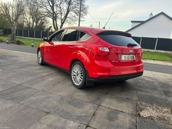 Ford Focus Hatchback, Petrol, 2012, Red
