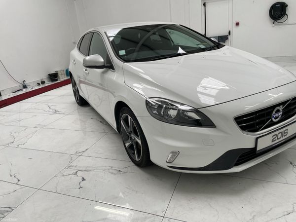 Volvo V40 Hatchback, Diesel, 2016, White