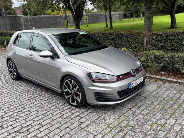 Volkswagen Golf Hatchback, Petrol, 2015, Silver