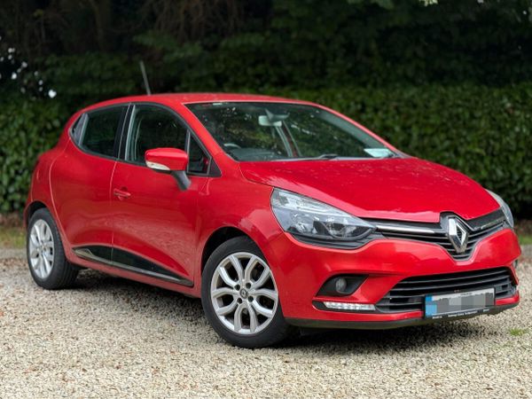 Renault Clio Hatchback, Petrol, 2017, Red