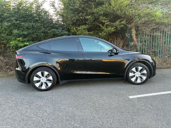Tesla Model Y MPV, Electric, 2023, Black