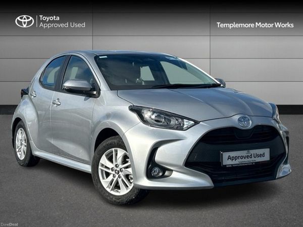 Toyota Yaris Hatchback, Petrol Hybrid, 2024, Silver