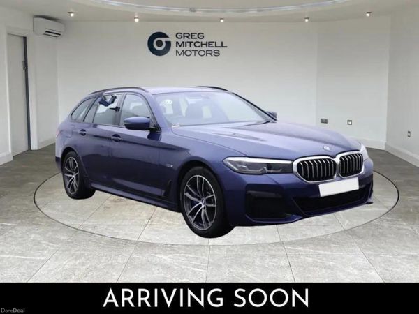 BMW 5-Series Estate, Petrol Hybrid, 2022, Blue