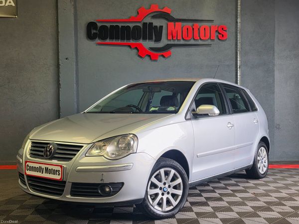 Volkswagen Polo Hatchback, Petrol, 2006, Silver