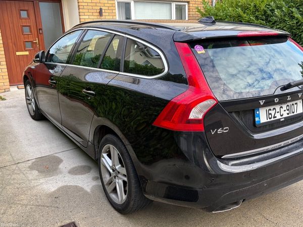 Volvo V60 Estate, Diesel Plug-in Hybrid, 2016, Black