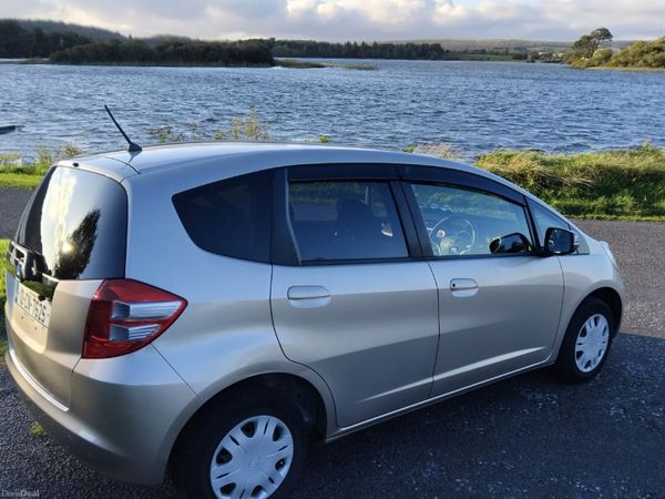 Honda Fit Hatchback, Petrol, 2010, Gold