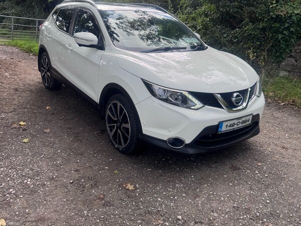 Nissan Qashqai Hatchback, Diesel, 2014, White