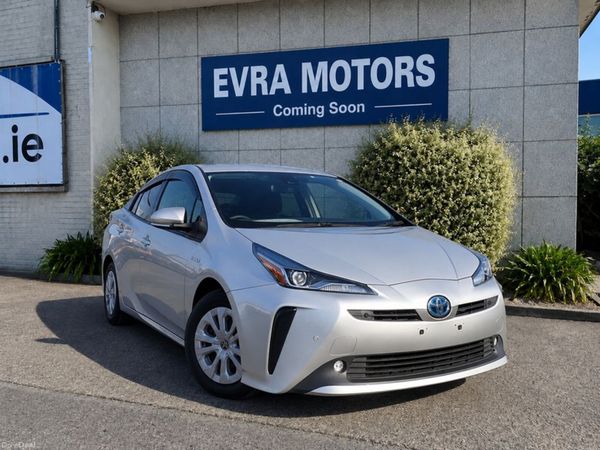 Toyota Prius Saloon, Petrol Hybrid, 2023, Silver
