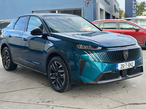 Peugeot 3008 MPV, Petrol, 2025, Blue