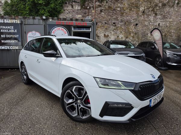 Skoda Octavia Estate, Petrol Plug-in Hybrid, 2022, White
