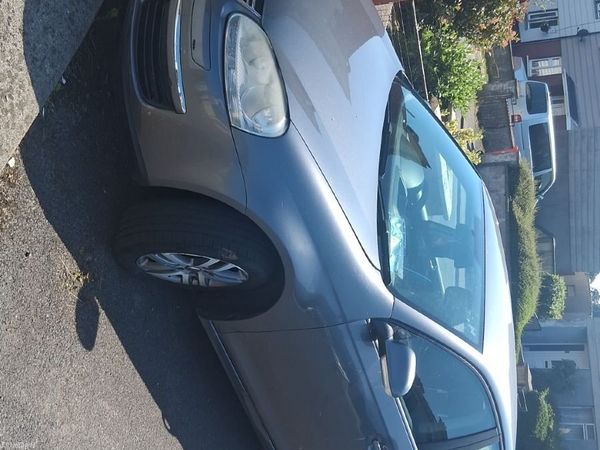 Volkswagen Jetta Saloon, Petrol, 2007, Grey
