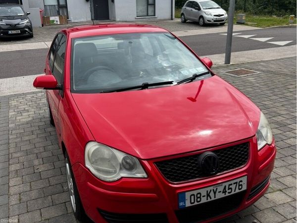 Volkswagen Polo Hatchback, Petrol, 2008, Red