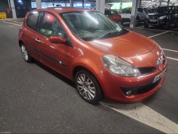 Renault Clio Hatchback, Petrol, 2008, Red