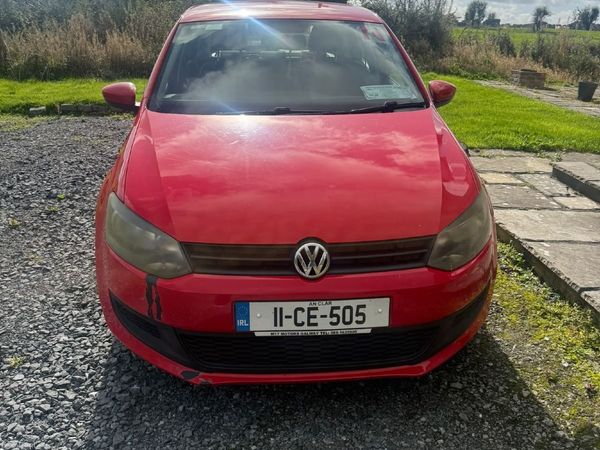 Volkswagen Polo Hatchback, Petrol, 2011, Red