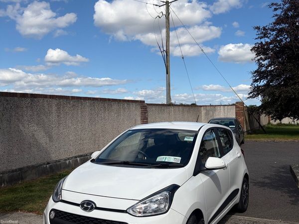 Hyundai i10 Hatchback, Petrol, 2017, White