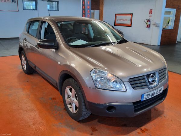 Nissan Qashqai Hatchback, Diesel, 2009, Beige