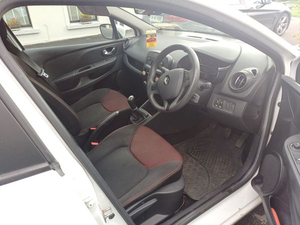Renault Clio Hatchback, Petrol, 2015, White