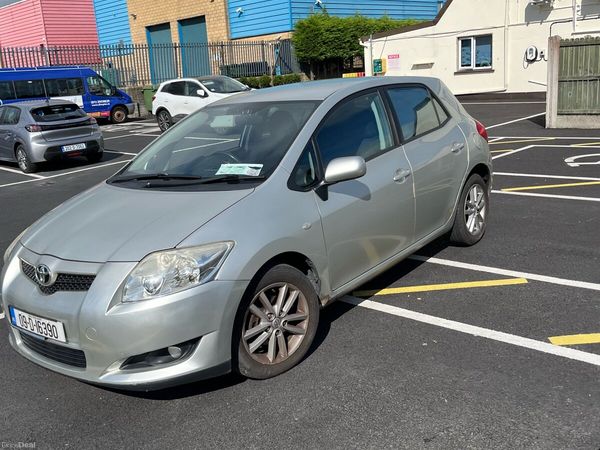 Toyota Auris Hatchback, Diesel, 2009, Silver