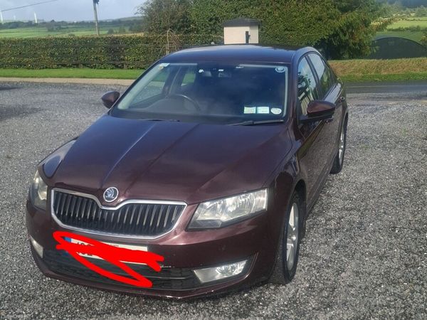 Skoda Octavia Saloon, Diesel, 2013, Red