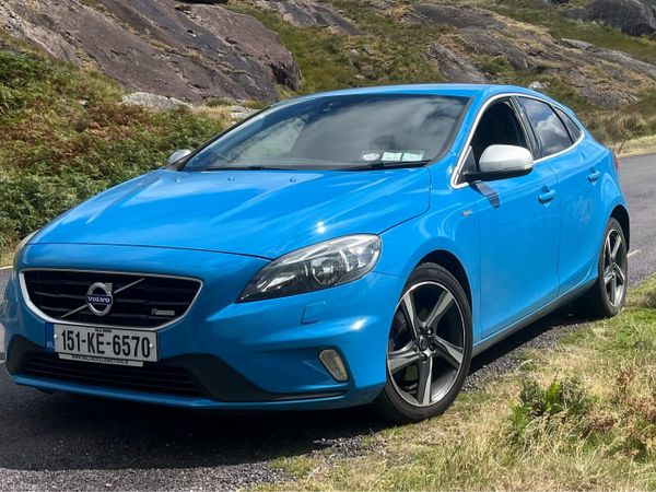 Volvo V40 Hatchback, Diesel, 2015, Blue