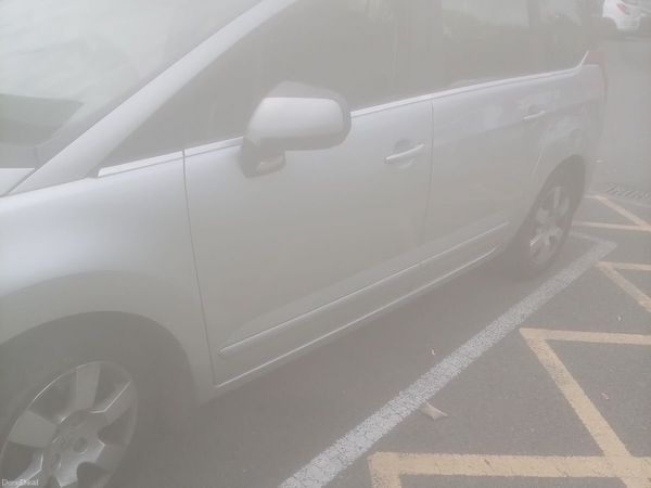 Peugeot 5008 MPV, Diesel, 2010, Grey