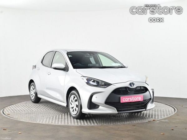 Toyota Yaris Hatchback, Petrol Hybrid, 2021, Silver