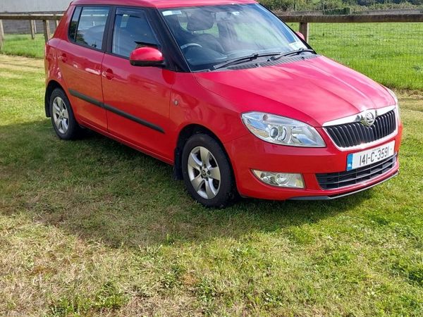 Skoda Fabia Hatchback, Diesel, 2014, Red