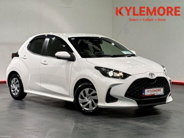 Toyota Yaris Hatchback, Petrol Hybrid, 2024, White
