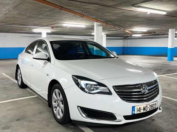 Vauxhall Insignia Hatchback, Diesel, 2014, White