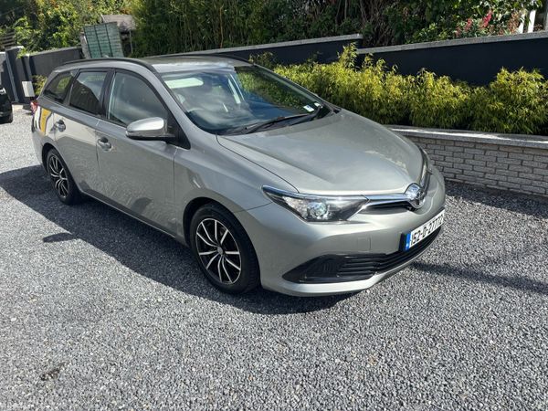 Toyota Auris Estate, Diesel, 2015, Grey