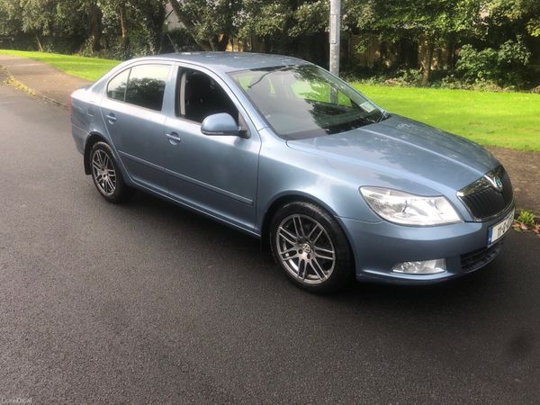 Skoda Octavia Saloon, Diesel, 2011, Grey