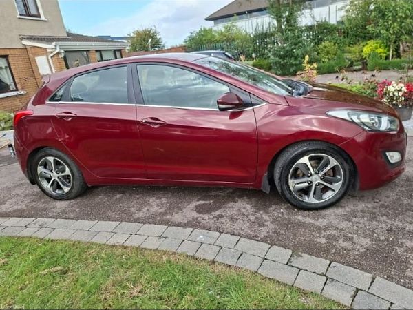 Hyundai i30 Hatchback, Diesel, 2016, Red