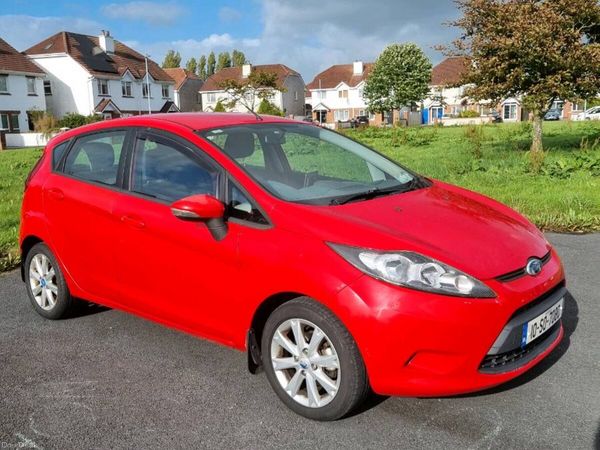 Ford Fiesta Hatchback, Diesel, 2010, Red