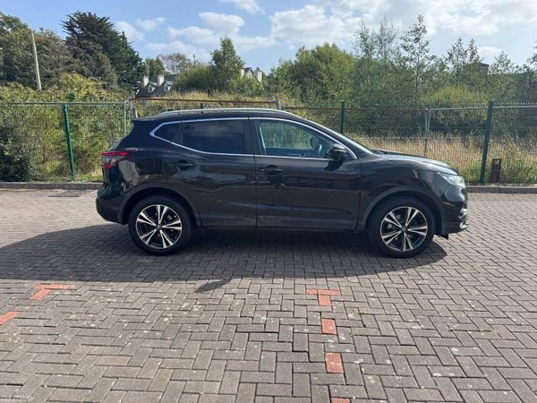 Nissan Qashqai Hatchback, Diesel, 2018, Black