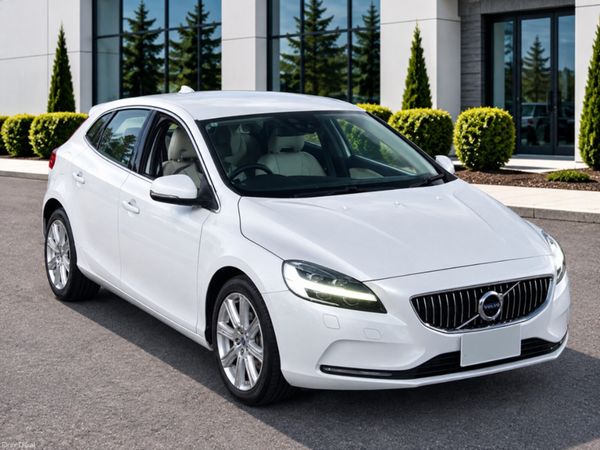 Volvo V40 Hatchback, Diesel, 2018, White