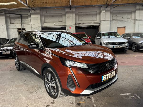 Peugeot 5008 MPV, Diesel, 2024, Brown