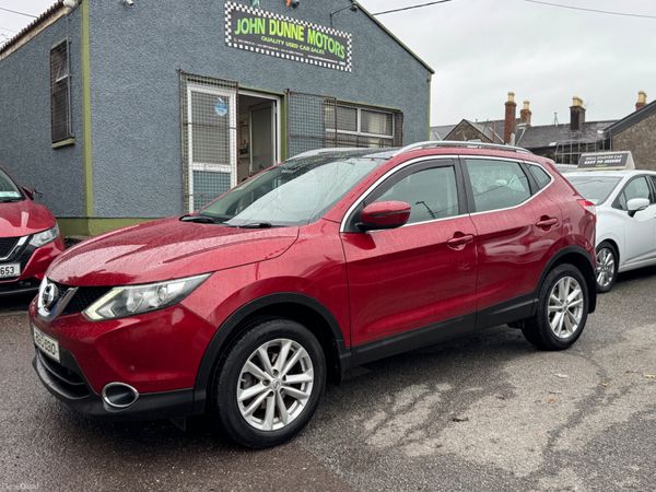 Nissan Qashqai Hatchback, Diesel, 2016, Red