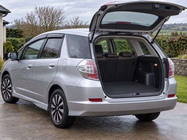 Honda Fit Estate, Petrol Hybrid, 2012, Silver