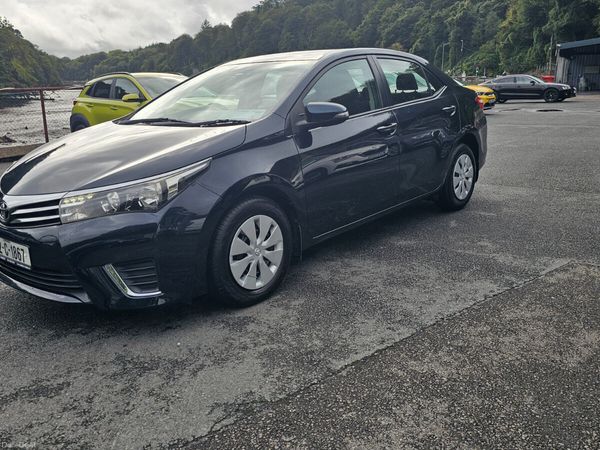 Toyota Corolla Saloon, Diesel, 2015, Black