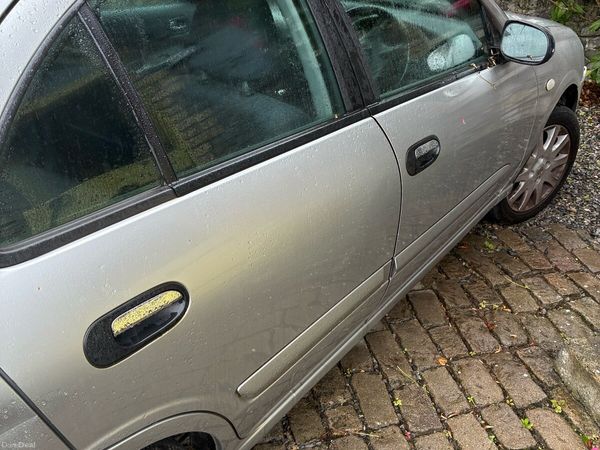 Nissan Almera Saloon, Petrol, 2007, Silver