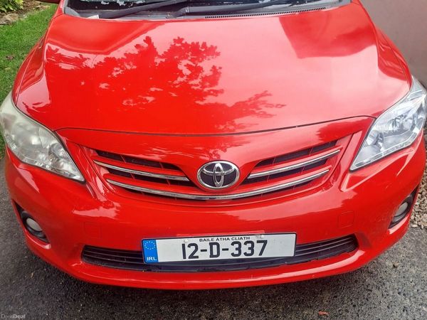 Toyota Corolla Saloon, Petrol, 2012, Red