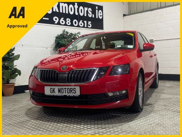 Skoda Octavia Saloon, Diesel, 2018, Red
