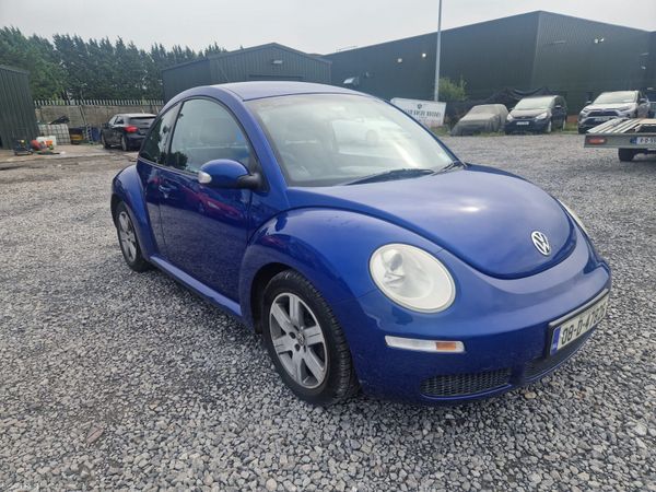 Volkswagen Beetle Hatchback, Petrol, 2008, Blue
