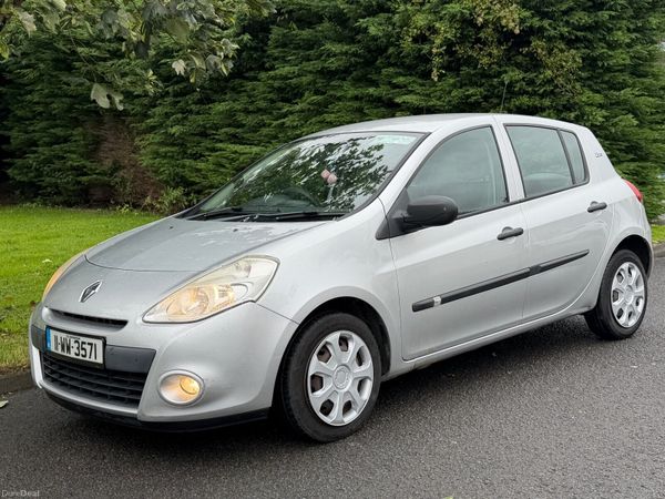 Renault Clio Hatchback, Petrol, 2011, Silver