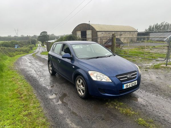 Kia Ceed Hatchback, Diesel, 2009, Blue