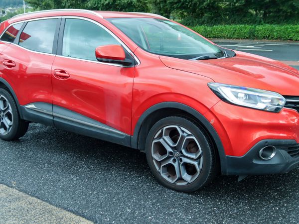 Renault Kadjar SUV, Petrol, 2018, Red