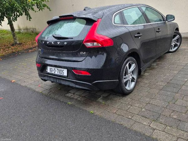 Volvo V40 Hatchback, Diesel, 2016, Black