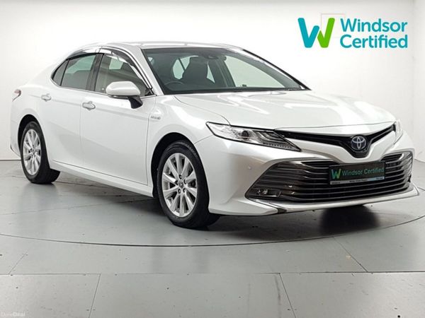 Toyota Camry Saloon, Petrol Hybrid, 2019, White